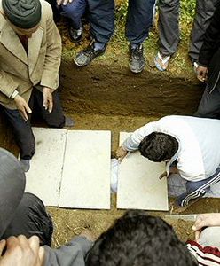 Przewoziła narkotyki, żeby mieć miejsce na cmentarzu