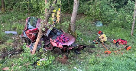 Porażające zdjęcie wraku. Pasażer nie żyje, tragedia na Mazowszu
