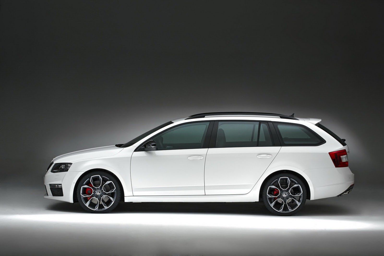 Škoda Octavia RS - najmocniejsza Octavia na zdjęciach producenta [galeria] 50