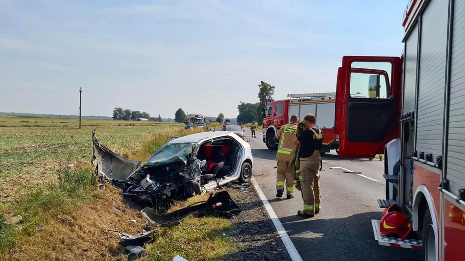 Cztery pojazdy zderzyły się na drodze krajowej nr 15 w rejonie miejscowości Wielkie Pułkowo 