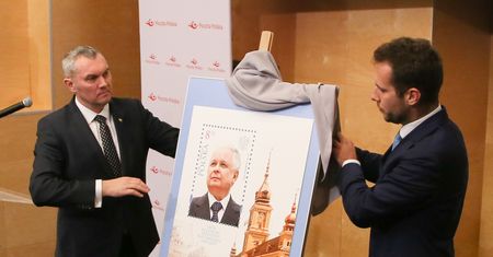 Lech Kaczyński na nowym znaczku. Poczta upamiętnia ważne wydarzenie