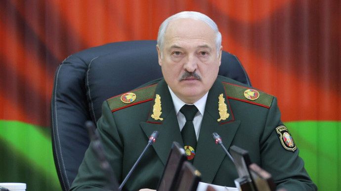 Aleksandr Łukaszenka o swoich planach i szkoleniu Białorusinów mówił w trakcie spotkania z dowódcami wojskowymi.