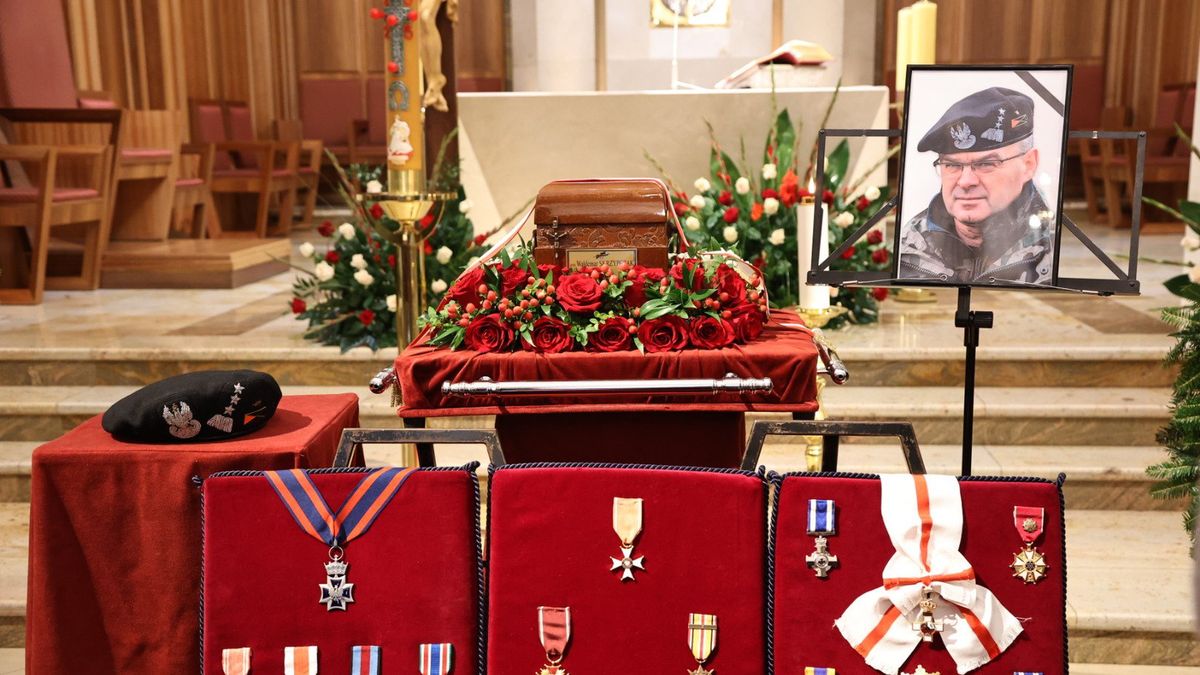 Pogrzeb gen. Waldemara Skrzypczaka