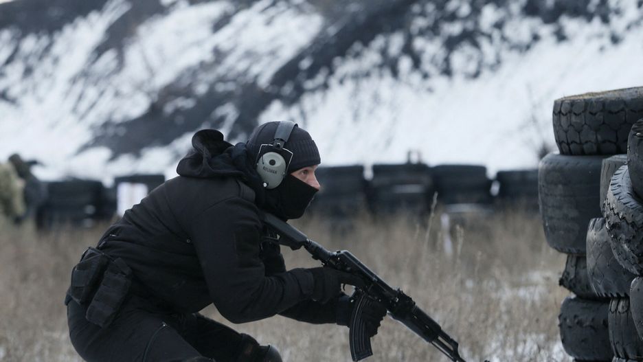 ?wiczenia separatyst�w z Republiki DonieckiejDONETSK, UKRAINE - DECEMBER 25: Armed pro-Russian separatists of the self-proclaimed so-called Donetsk People's Republic (DNR) during exercises on the range, at the outskirts of Donetsk, Ukraine on December 25, 2021. Alexander Usenko / Anadolu Agency/ABACAPRESS.COMAA/ABACA