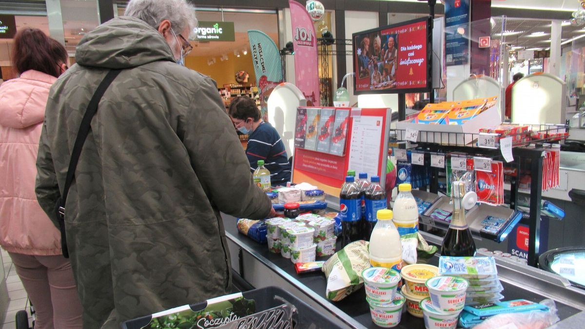 Obniżony VAT na żywność może stać się problematyczny dla sklepów w Polsce.