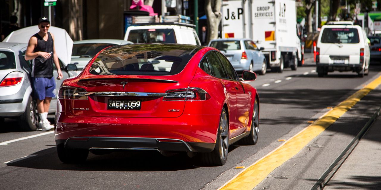 Tesla jako autonomiczna taksówka zarabiająca dla właściciela