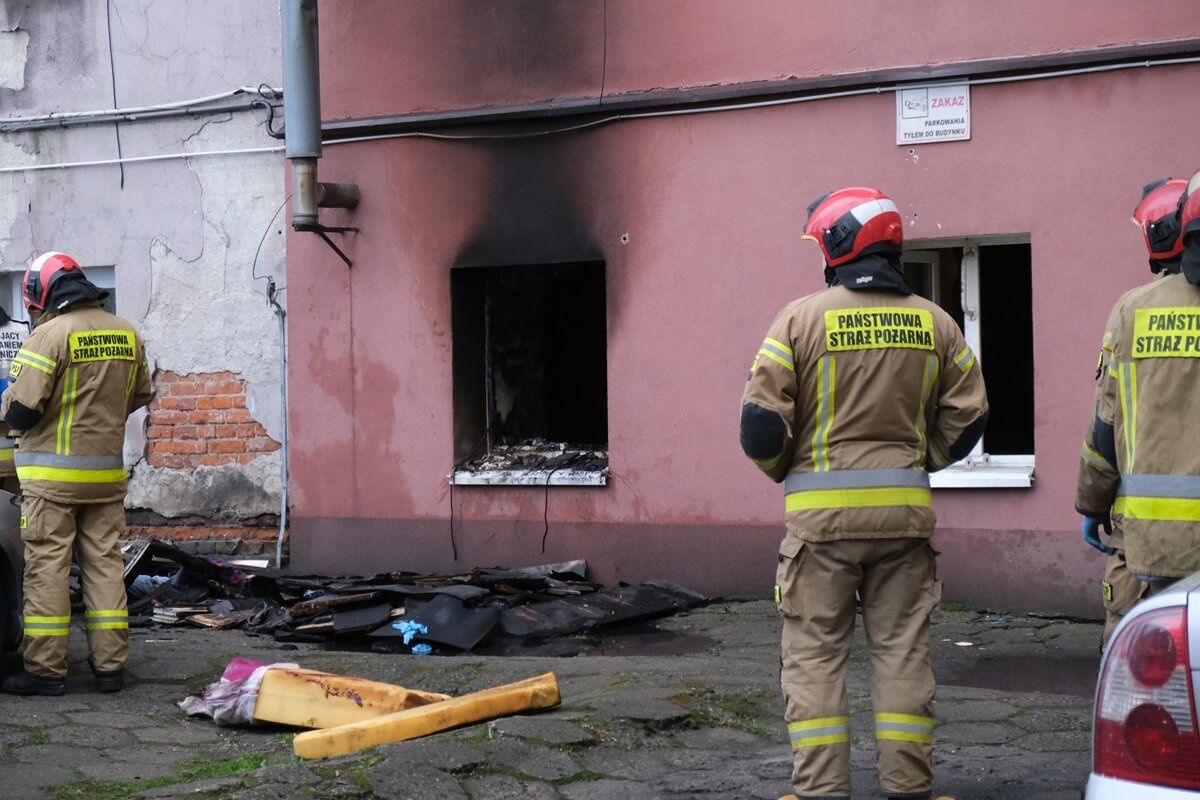 Pożar mieszkania w kamienicy przy ul. Kunickiego w Lublinie
