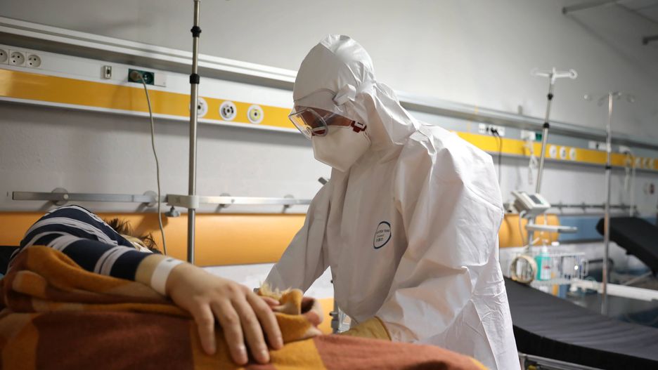 Koronawirus na świecie. Nowe wyniki badań ws. śmiertelności