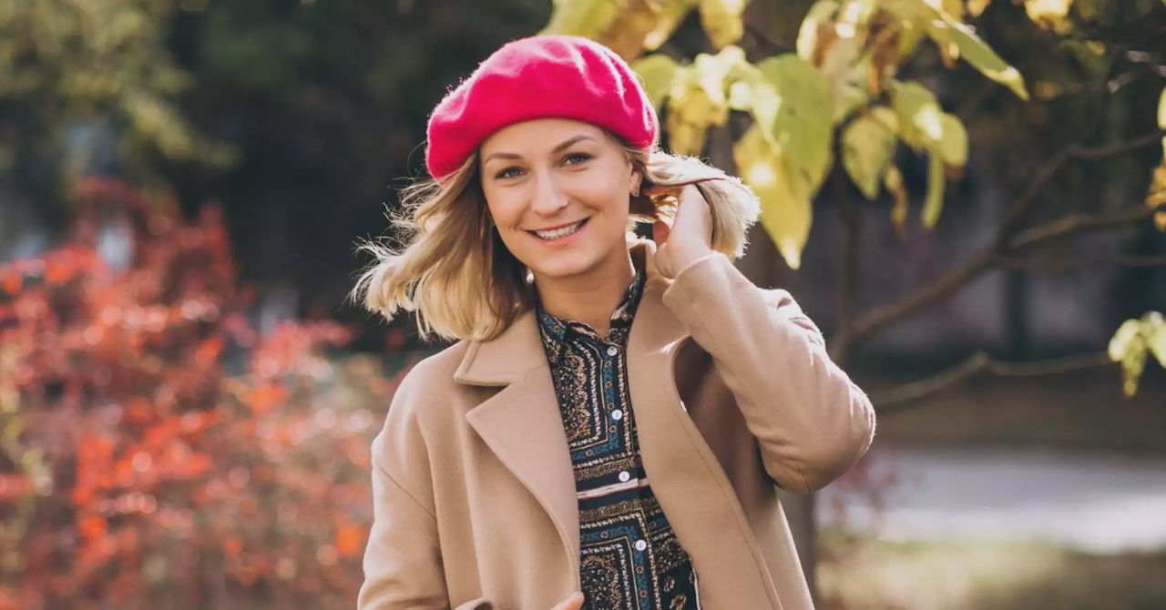 Tak influencerki noszą czapki dla dojrzałych pań! Oto 5 propozycji