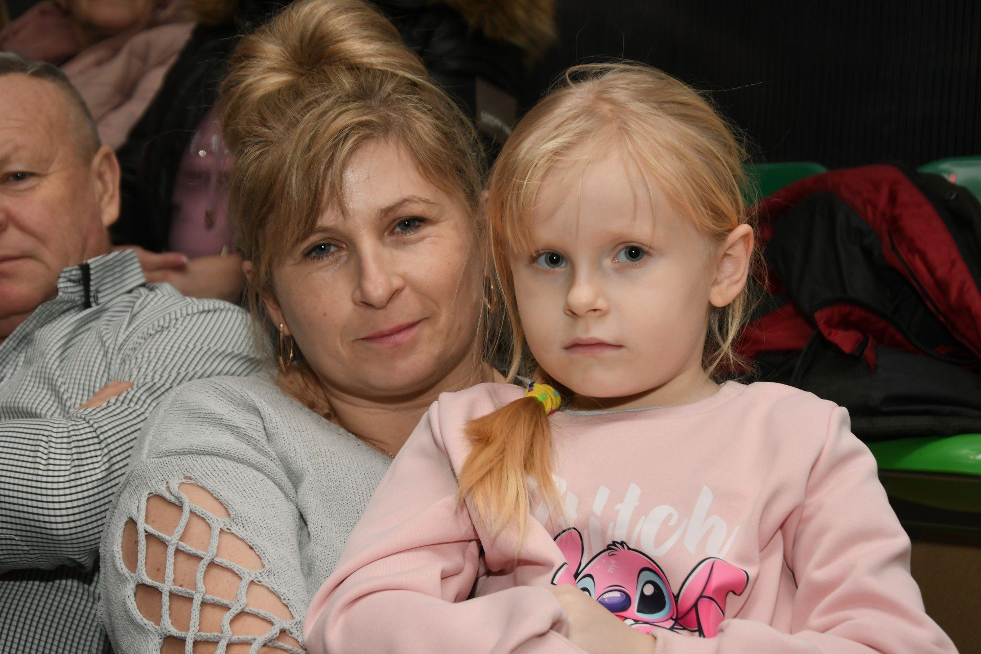 Publiczność podczas imprezy &#34;Pińczowskie Paryżanki na wybiegu&#34;, niedziela, 30 listopada 2025. 