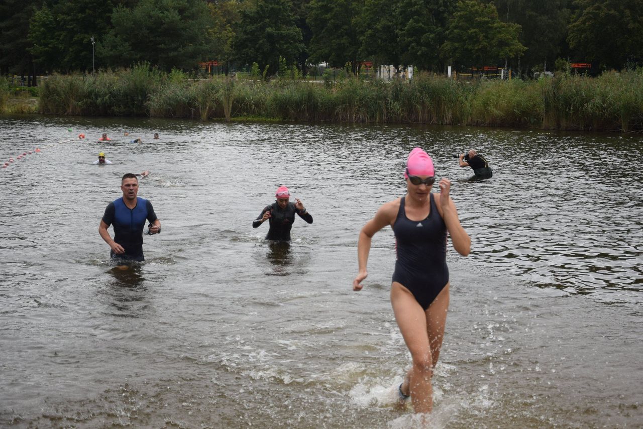 Rybnik-Kamień: Cross duathlon. Uczestnicy płynęli kilkaset metrów