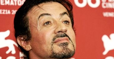 Stallone doznał pęknięcia karku!