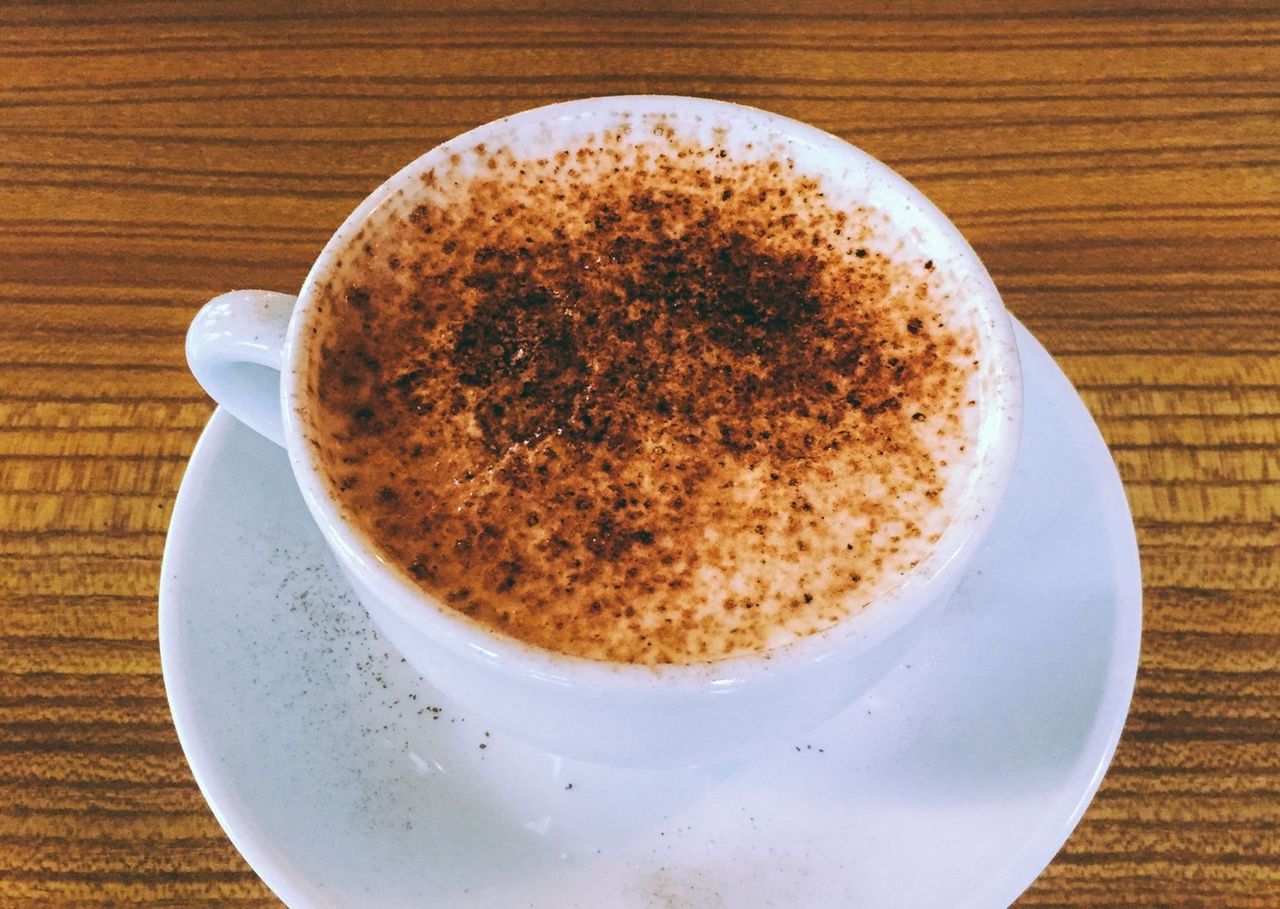 Coffee with a touch of cinnamon will reduce the craving for sweets.