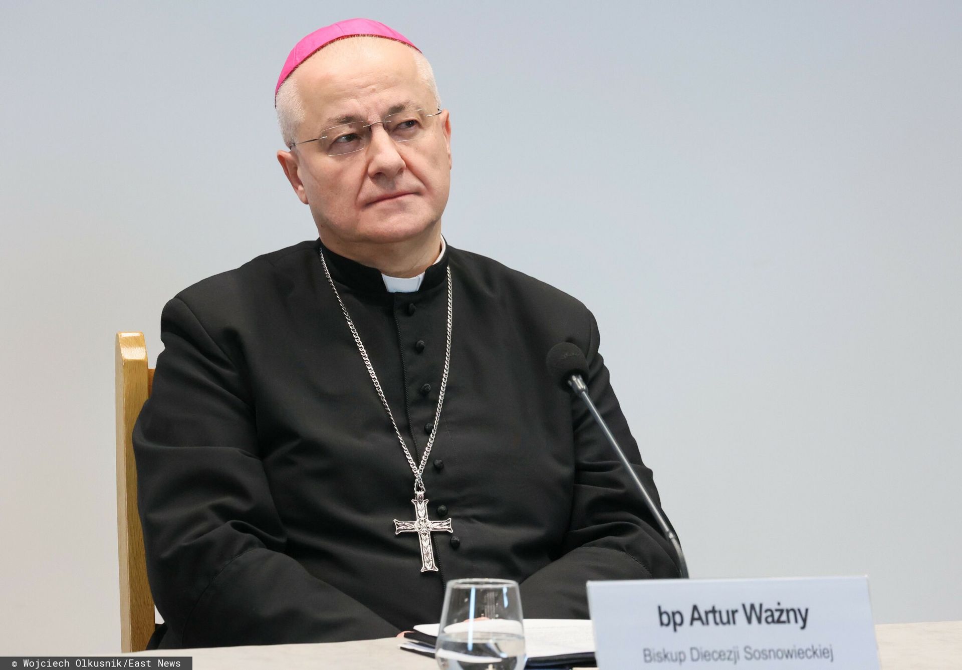 Oszuści podszywają się pod biskupa. Sosnowiecka kuria ostrzega