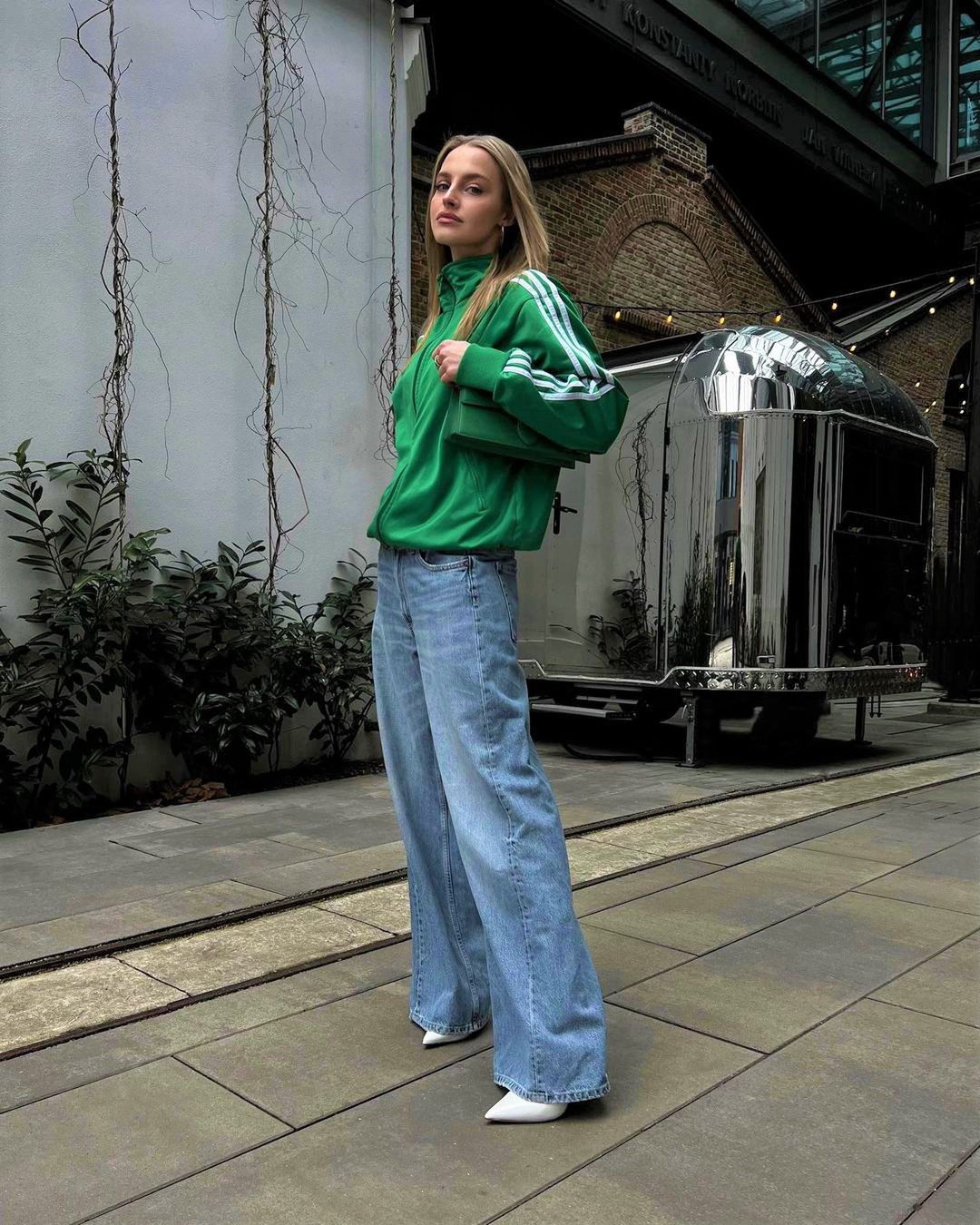 Karolina Pisarek w baggy jeans