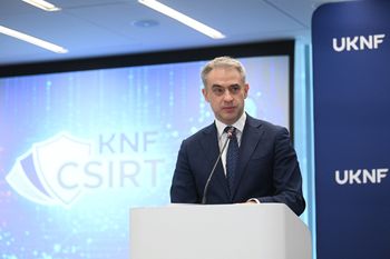 Rząd bierze się za gigantów cyfrowych. "Czas na równe zasady gry"