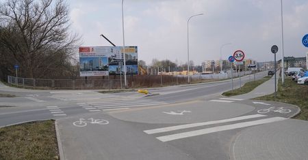 Budują nowego Lidla. Obok kierowcy będą mogli zatankować i umyć samochód