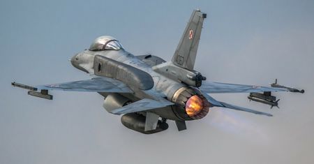 Polskie myśliwce wróciły do bazy. "Operowanie zakończone"