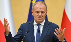 Tusk z apelem do pracodawców. Później się z tego tłumaczył