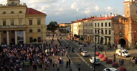 Lublin przeciwko „lex TVN”. Demonstracja w obronie wolnych mediów przed ratuszem