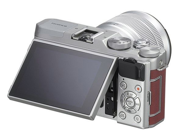 Fujifilm X-A3 – bezlusterkowiec z matrycą 24,2 Mpix i dotykowym ekranem do zdjęć selfie 4