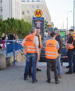 Znowu dym na stacji metra w Warszawie. Na miejscu służby