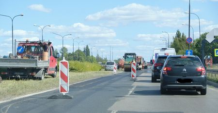 Szwajcarski ser na al. Witosa. Prace drogowe w godzinach szczytu doprowadzają kierowców do szału