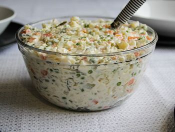 Nie dodawaj do sałatki, jeśli ma stać długo. Ryzykowny składnik