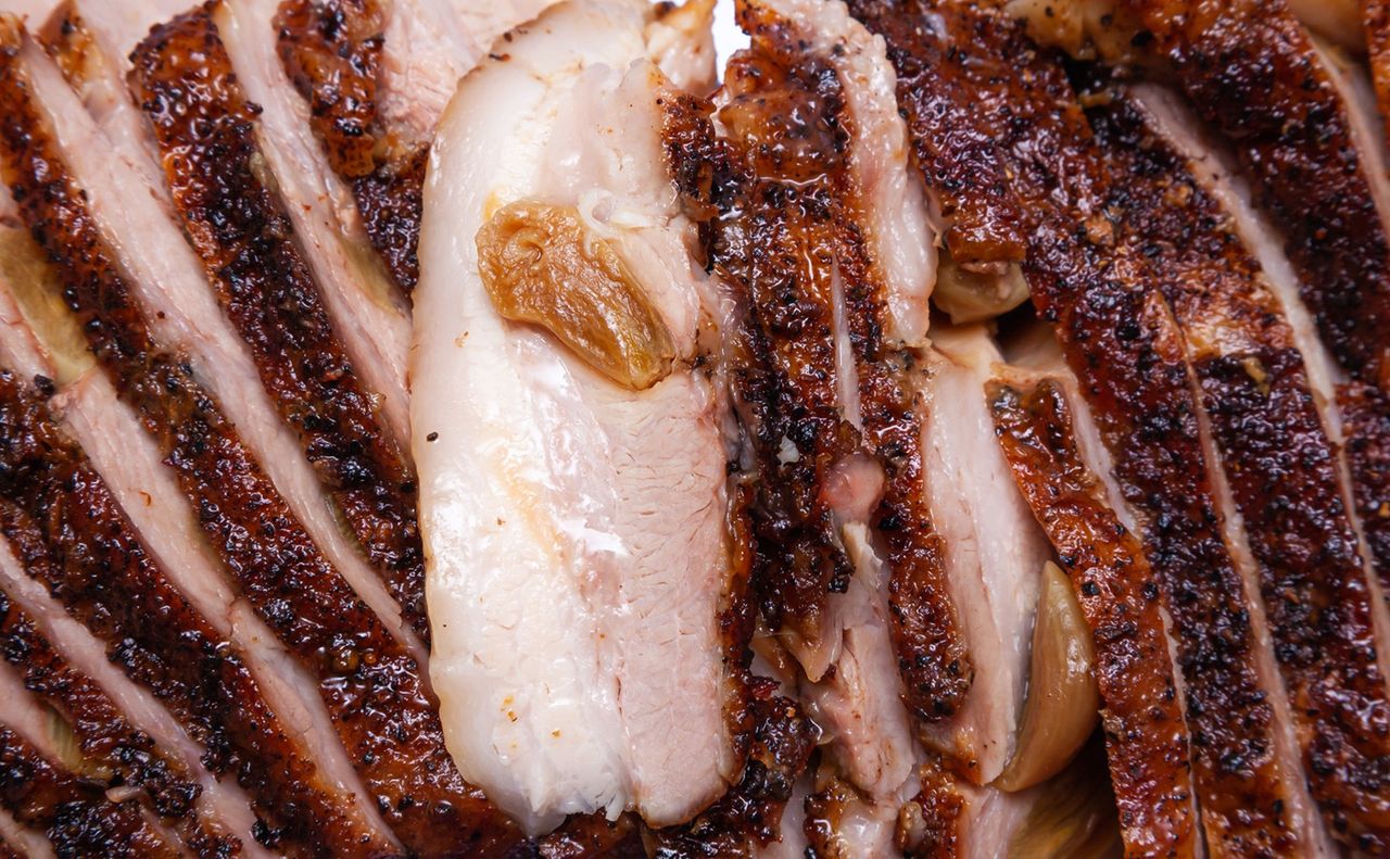 Najtańsze mięso z mięsnej lady. Tak zrobione zrobi furorę na wielkanocnym stole