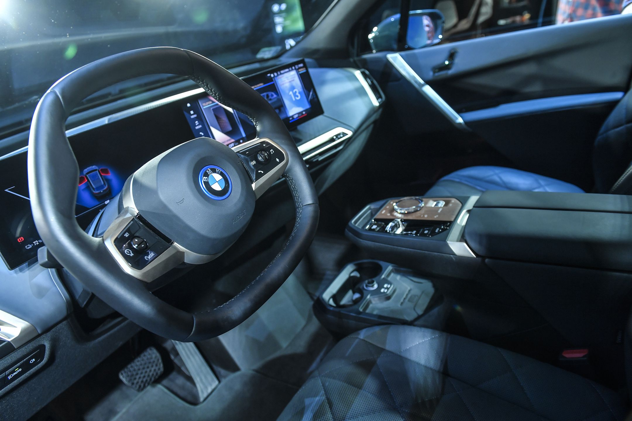 Premiera BMW iX 