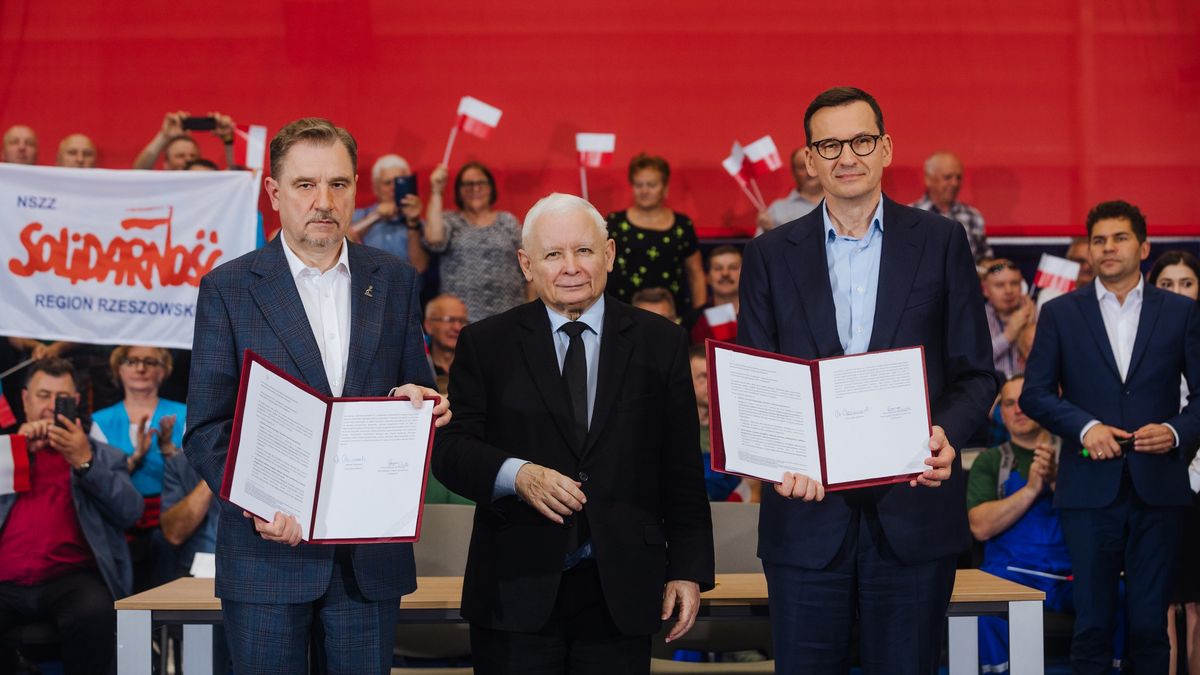 Dzisiaj w Hucie Stalowa Wola podpisano porozumienie między "Solidarnością" a rządem 