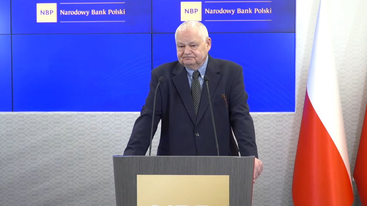Prezes NBP Adam Glapiński odpowiadał na pytania dziennikarzy dotyczące stóp procentowych.
