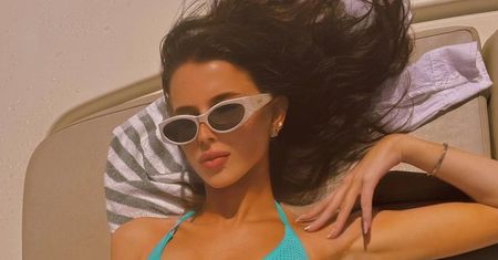 Roksana Węgiel wije się na łódce w skąpym bikini. Fani pieją z zachwytu: "Kevin jest szczęściarzem" (FOTO)