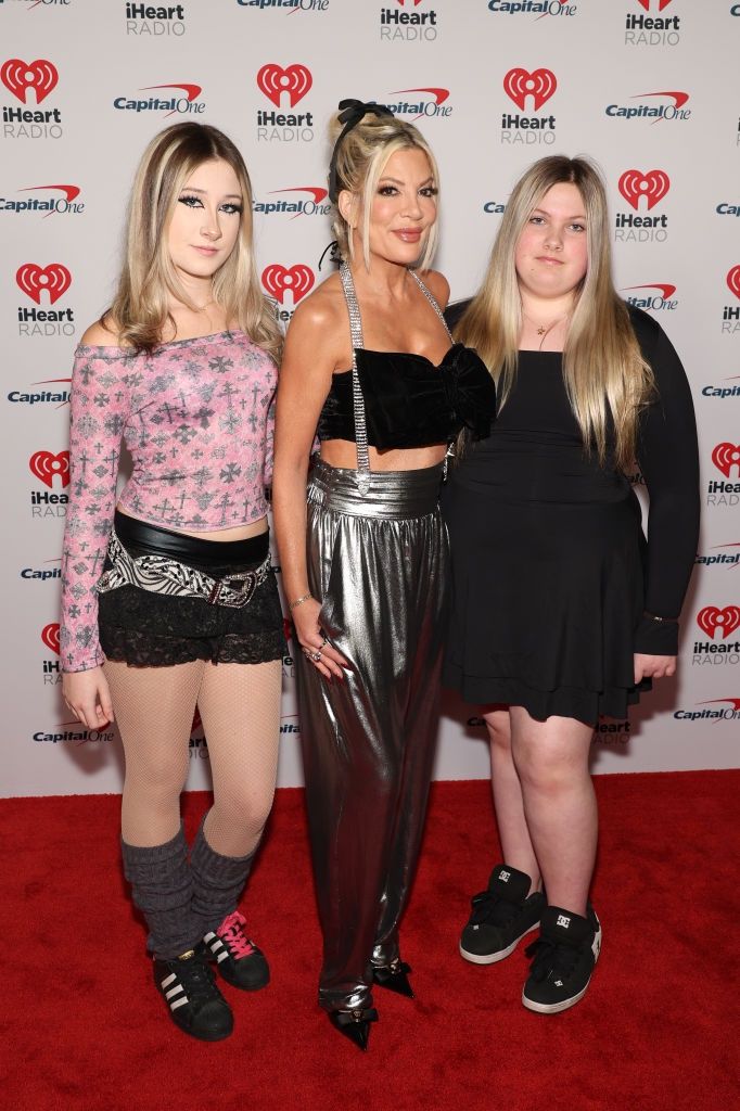 Tori Spelling z córkami