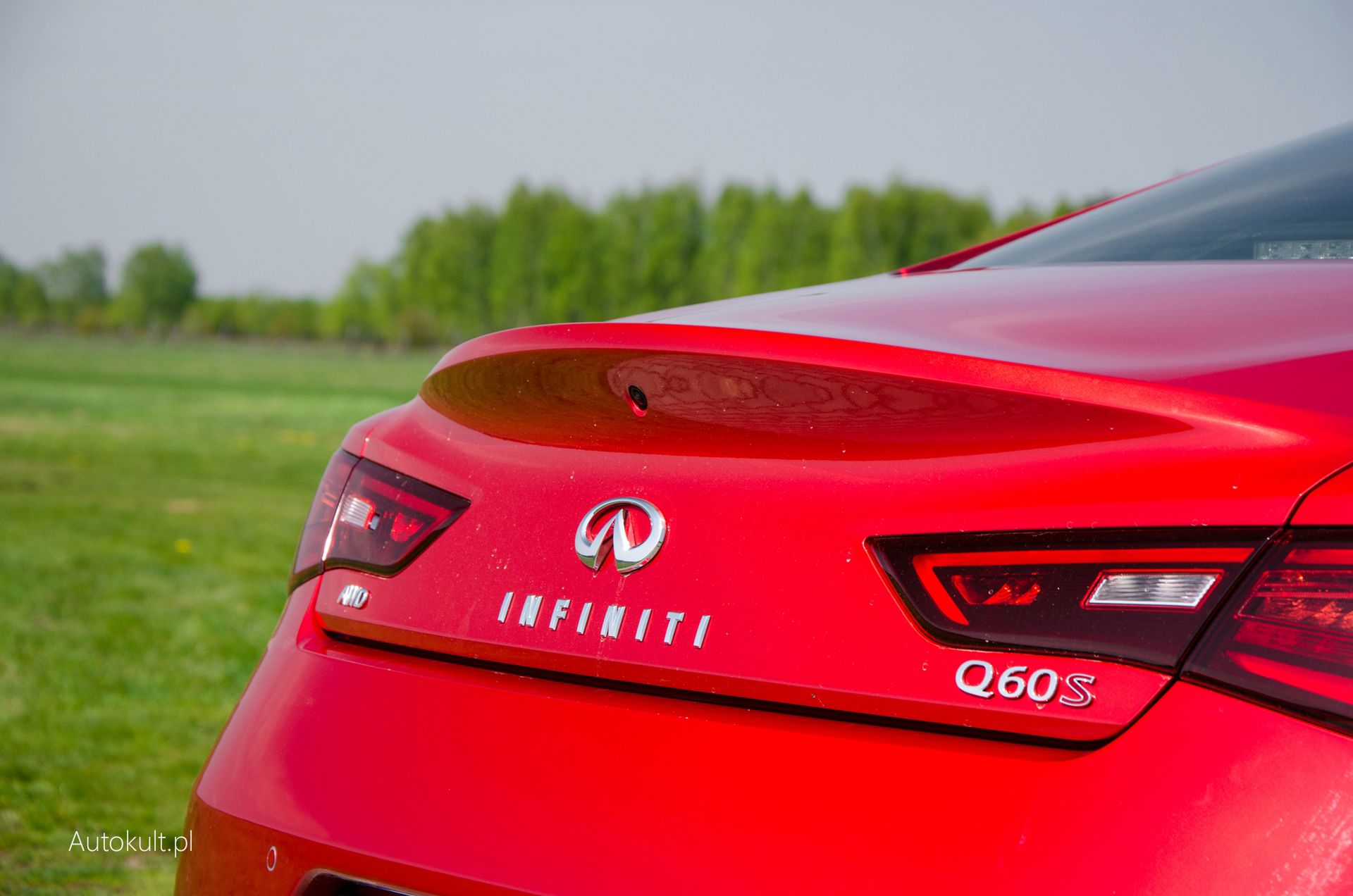 Infiniti Q60S