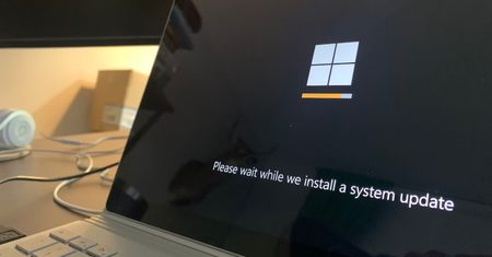 Korzystasz z Windows 10? Microsoft podjął decyzję, która cię nie ucieszy