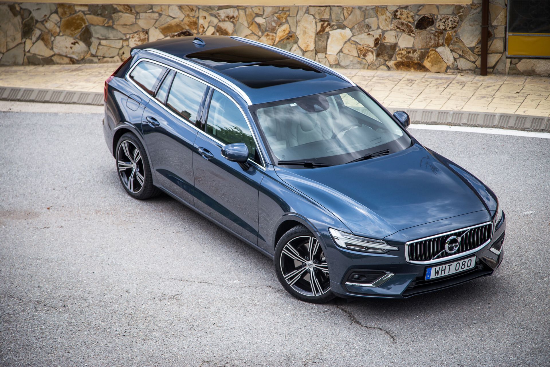 Volvo V60 D4 (2018) (fot. Mateusz Żuchowski)
