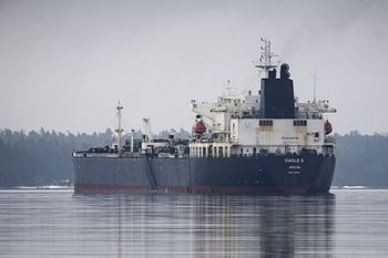 NATO patroluje Bałtyk. Rosja eskortuje tankowce "floty cieni"