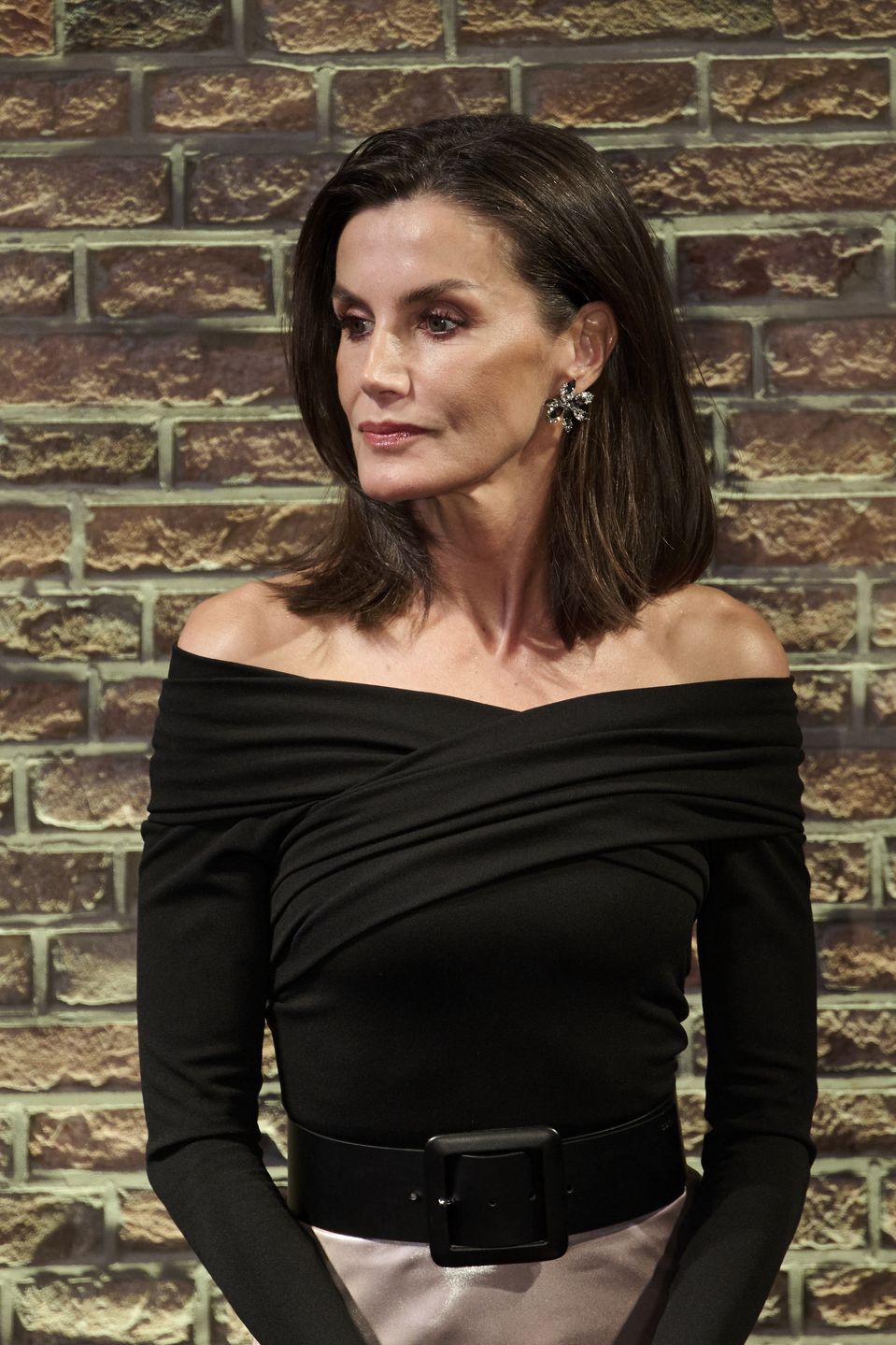 Królowa Letizia w bluzce o kroju hiszpanki