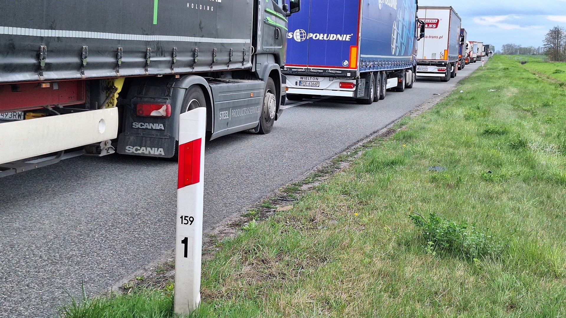 Przez awarię poboru opłat na autostradzie A4 kierowcy utknęli w gigantycznym korku.