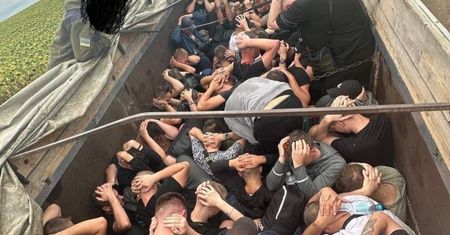 Szokujące zdjęcia. Leżeli jeden przy drugim. Wszyscy to Ukraińcy