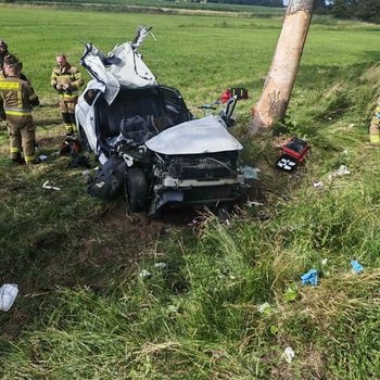 Wypadek w Mokrzku. 3 osoby w szpitalu. Lądował LPR. DK60 zablokowana!