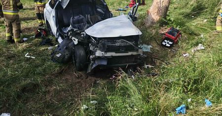 Wypadek w Mokrzku. 3 osoby w szpitalu. Lądował LPR. DK60 zablokowana!