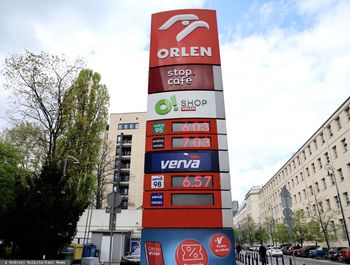 Nowy podatek od zysków firm paliwowych. Rząd liczy wpływy, eksperci punktują problemy