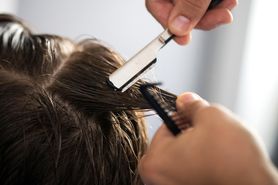 Krótkie fryzury wyszczuplające twarz okrągłą