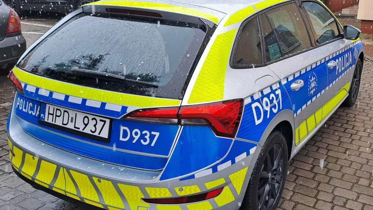 radiowóz w nowym oznakowaniu