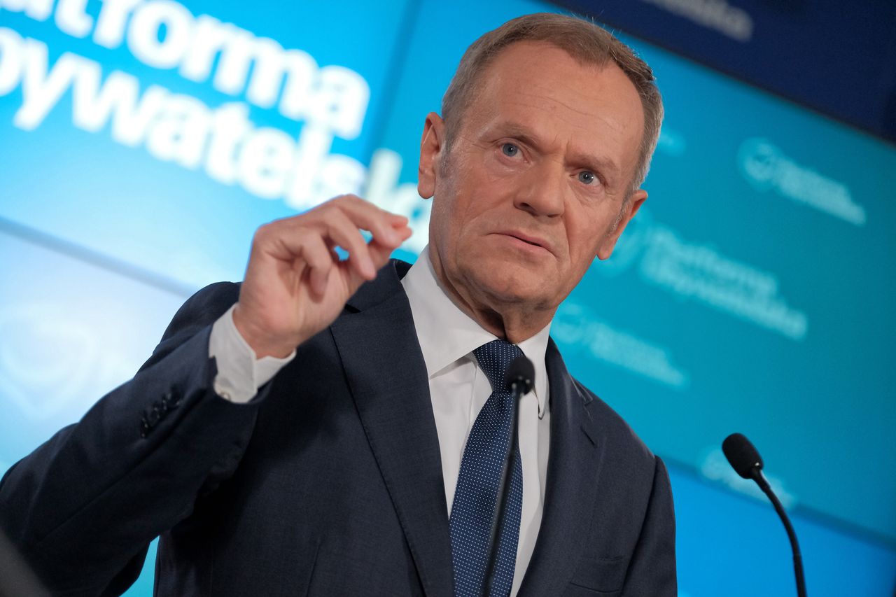 Politycy opozycji dostali maile z groźbami. Tusk reaguje i oskarża Kaczyńskiego 