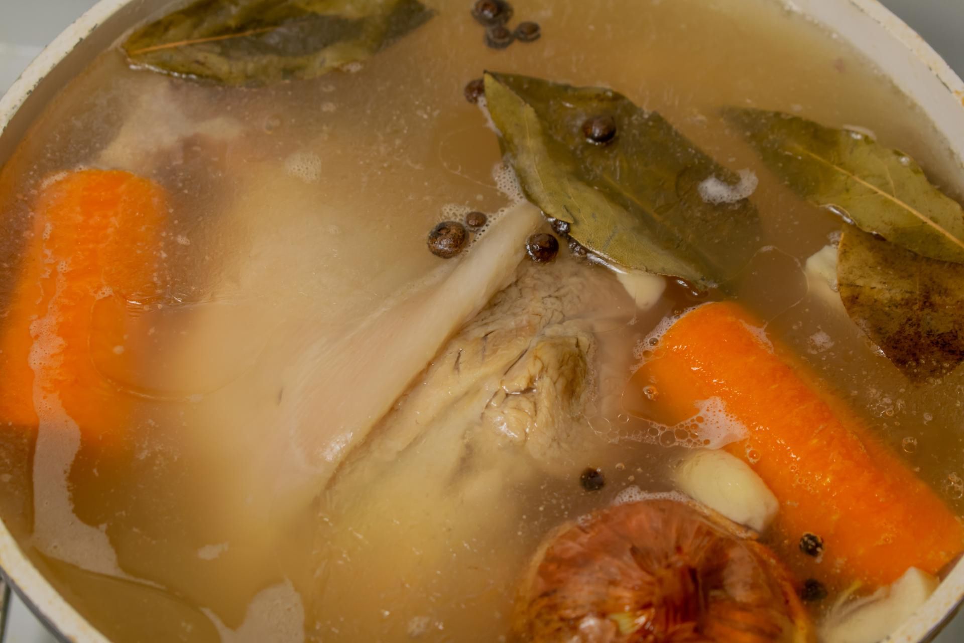 Kontrowersyjny dodatek do rosołu. Może być szkodliwy dla układu nerwowego