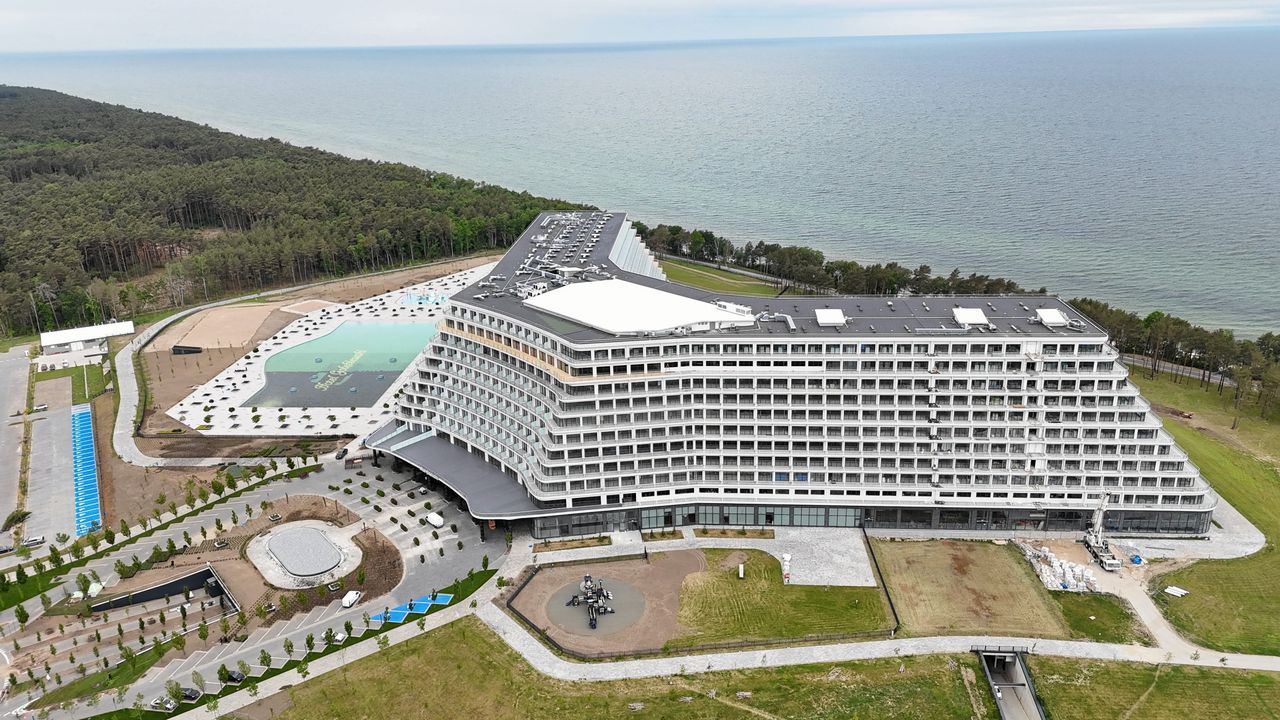 "Fala krytyki". Niemcy piszą o hotelu Gołębiewski w Pobierowie