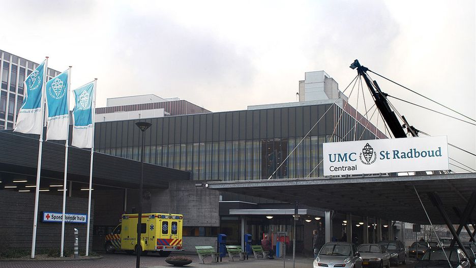 Główne wejście do Centrum Medycznego Uniwersytetu Radboud w Nijmegen w Holandii